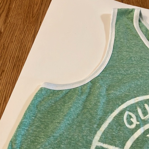 HYBRID Sleeveless Lt. Green Tee Shirt with white graphic lettering. Sz L - Picture 6 of 7
